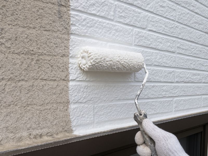 丁寧な下地処理作業